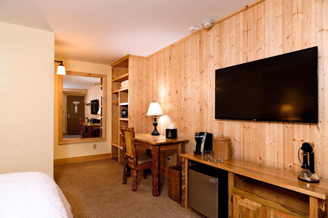 Adirondack Spruce Lodge Wilmington Bagian luar foto
